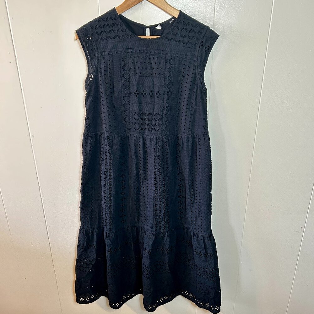 COTTON EYELET LACE TIERED DRESS, MEDIUM (BIN C)
